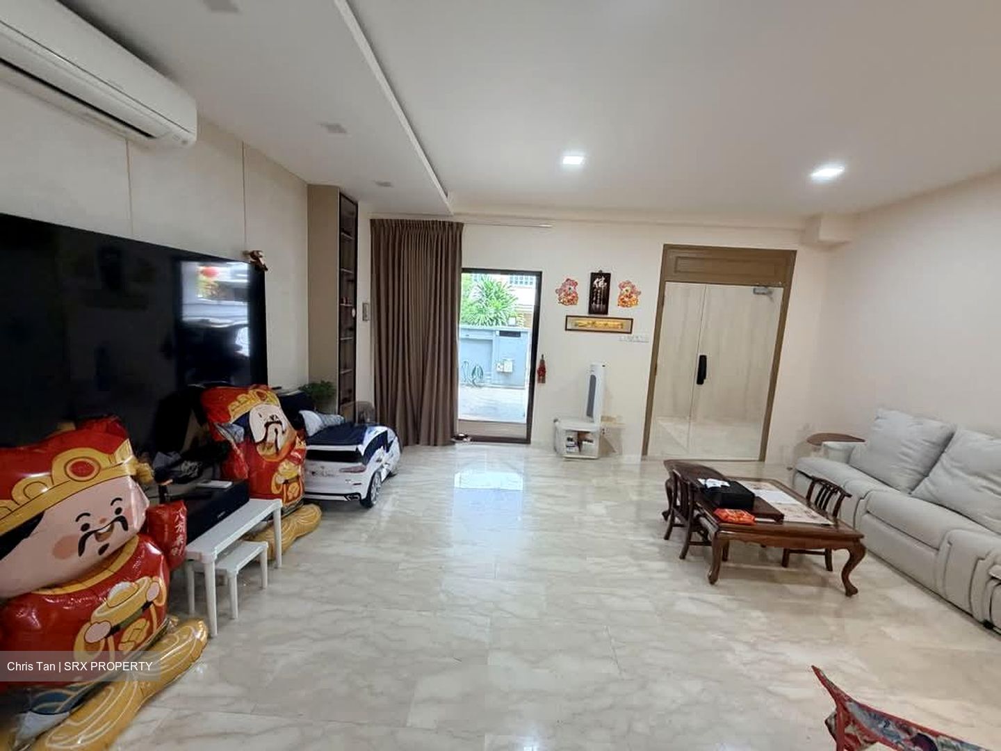 Flora Road (D17), Terrace #567962271
